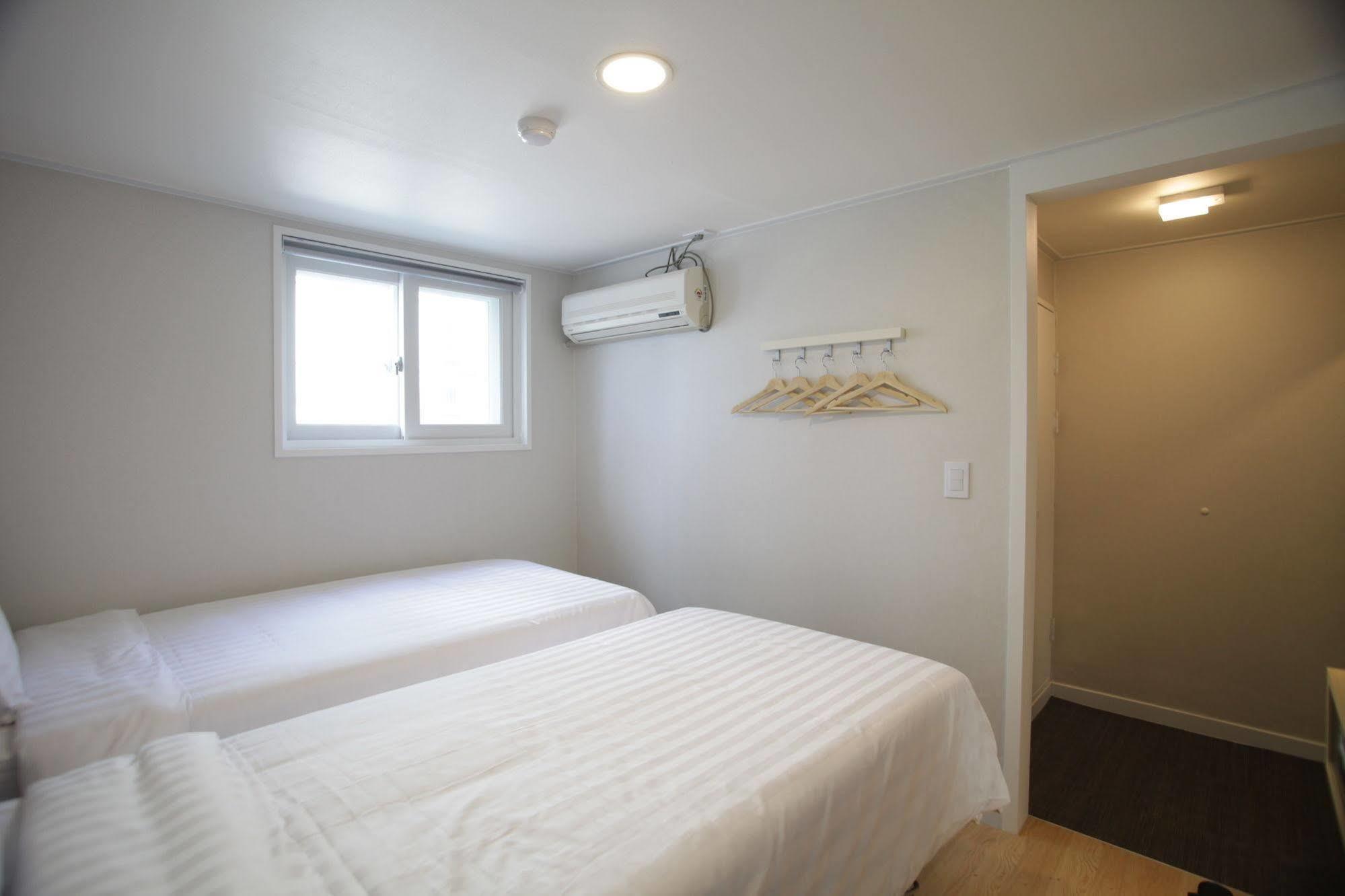 Hotel Sleepy Panda Streamwalk Seoul Jongno Kültér fotó