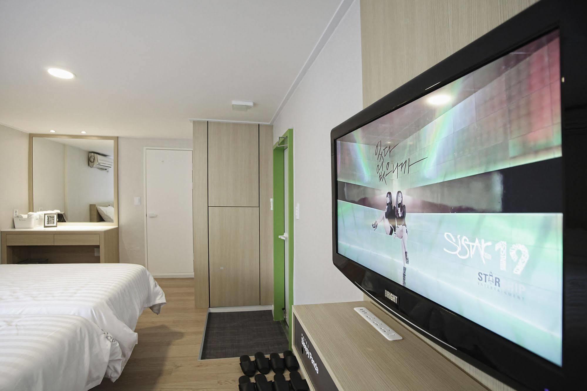 Hotel Sleepy Panda Streamwalk Seoul Jongno Kültér fotó